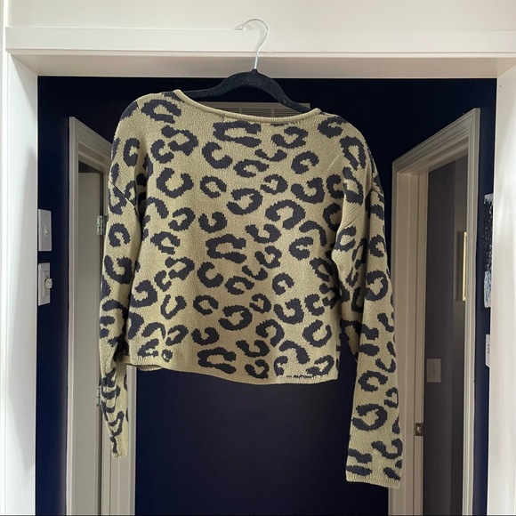 Kensie Girl Crop Sweater Leopard Pattern - Picture 2 of 6